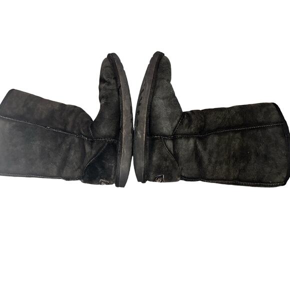 UGG Australia Classic Mid Calf Tall Black Sheepskin Boots 5815- Size 7 Preowned - Picture 5 of 8